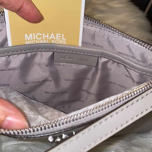 MICHAEL KORS
Medium Convertible Leather Pouch- Pearl Grey - Picture 10 of 16